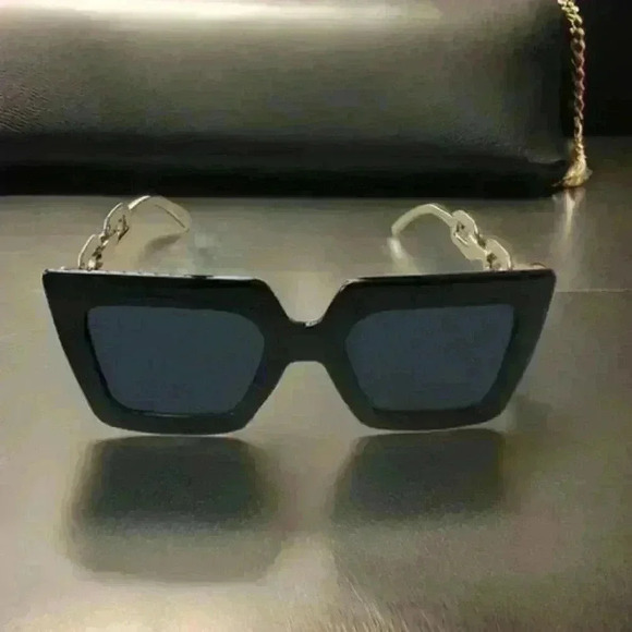 Block Black Sunglasses - Picture 1 of 3